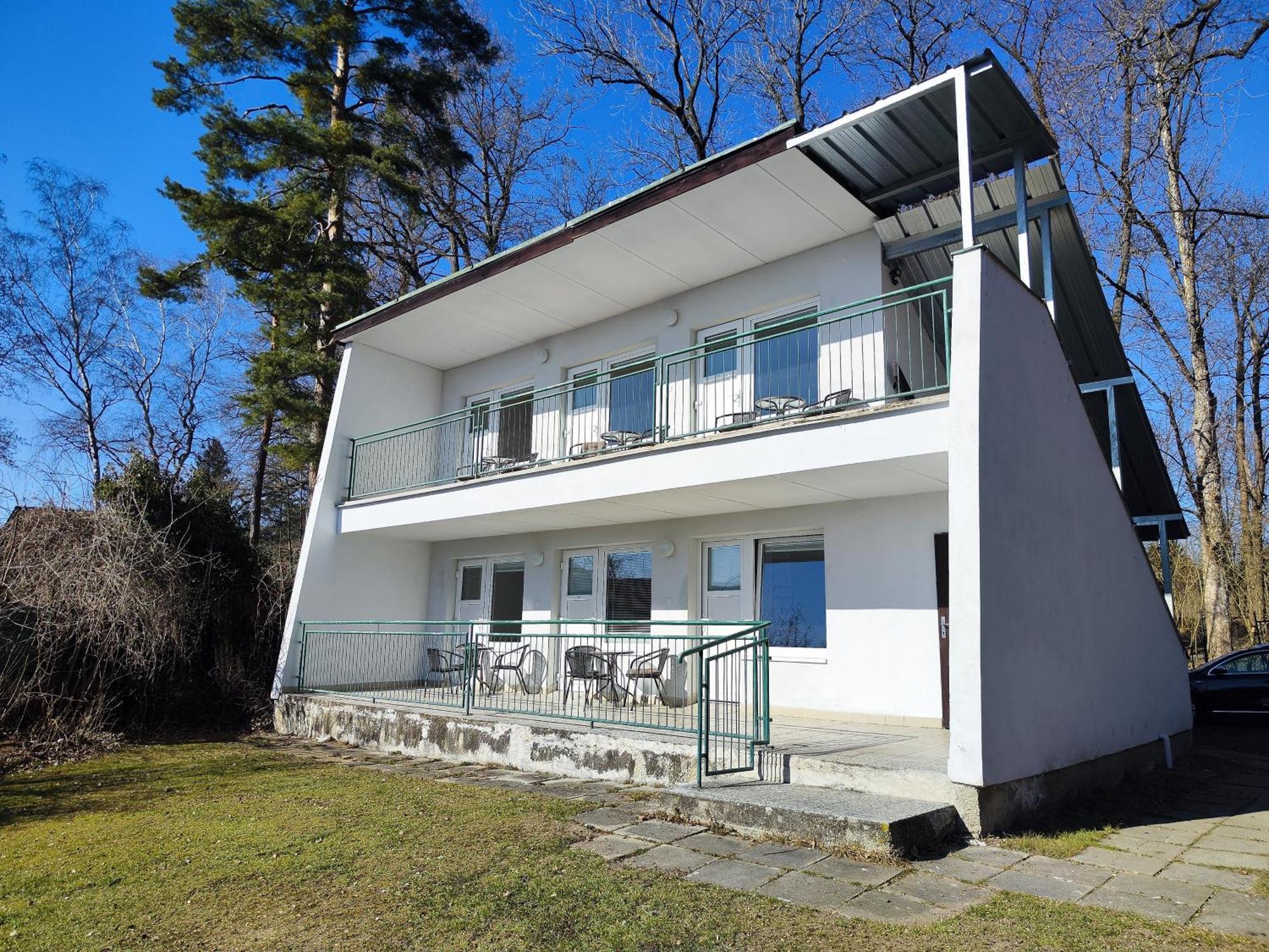 Yacht Club Bezdrev Hluboká nad Vltavou Exterior foto