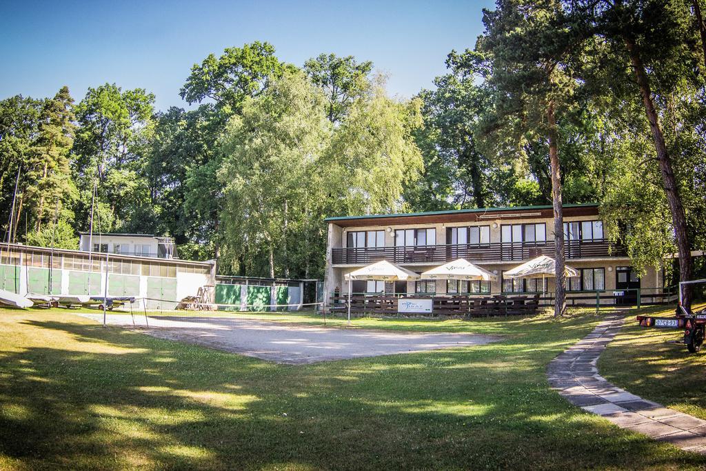 Yacht Club Bezdrev Hluboká nad Vltavou Exterior foto